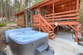 Acorn Alley Inside Yosemite - Pet Friendly w Hot tub, Firepit, EV Charger